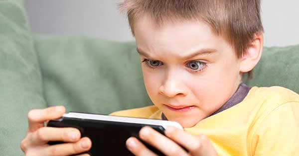 Right Age for a Child to Get a Smartphone? 